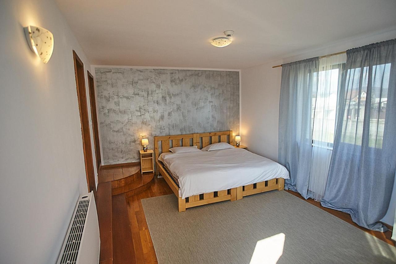 Hotel Insula Christiana Cristian  Esterno foto
