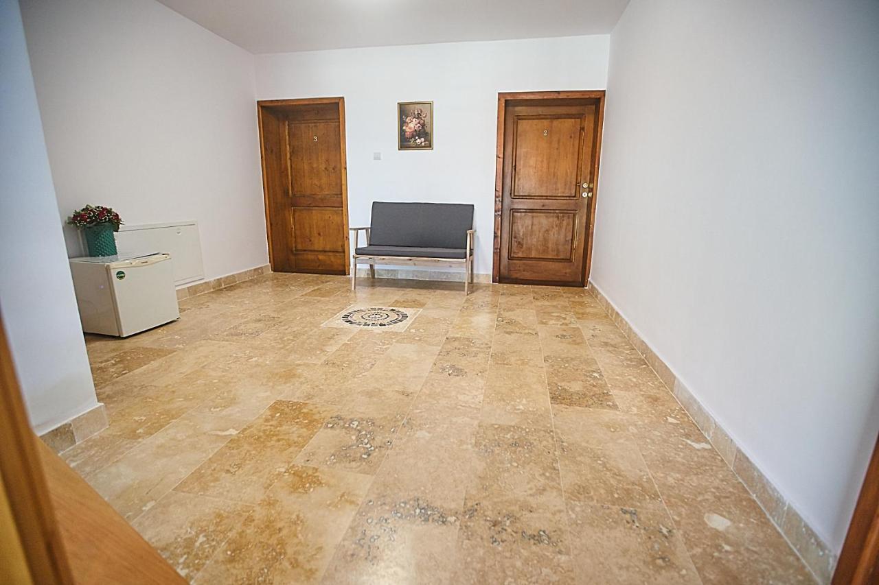 Hotel Insula Christiana Cristian  Esterno foto