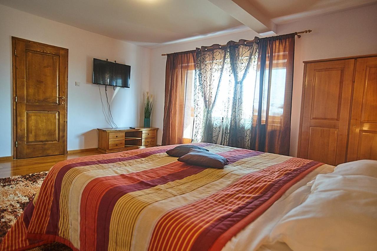 Hotel Insula Christiana Cristian  Esterno foto